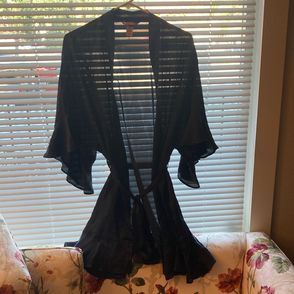 Victoria’s Secret satin robe M/L
